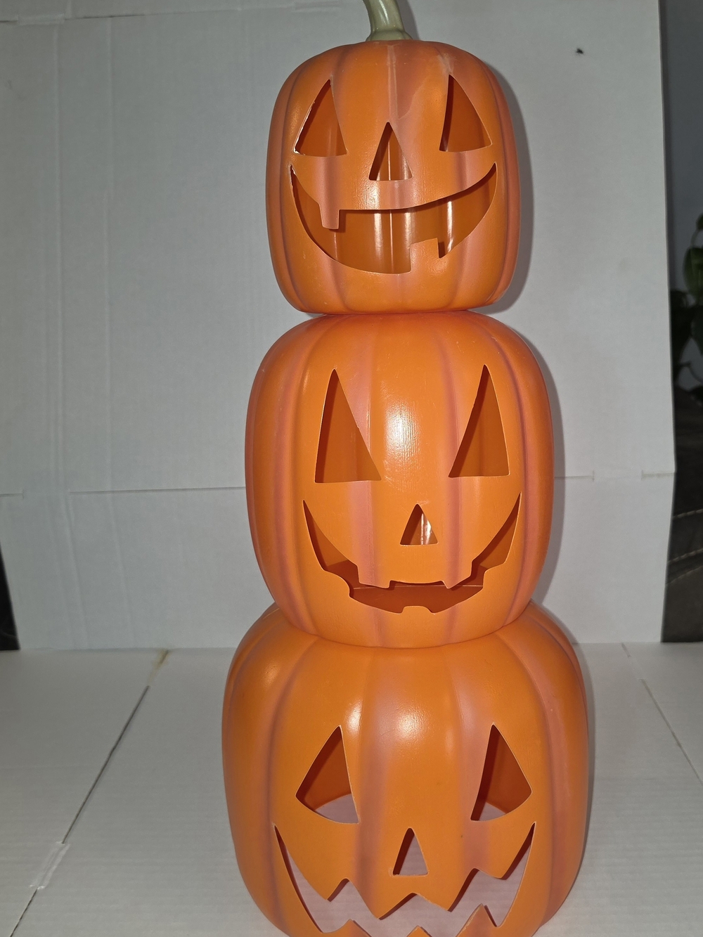 Festive Orange Jack-O'-Lantern Stack Halloween Decor